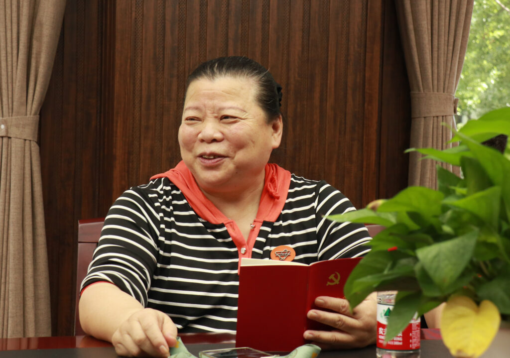 迎七一讀經(jīng)典 聯(lián)建聚合力 | 科信聯(lián)合黨支部與新暉社區(qū)黨委共赴紅色書(shū)香之約
