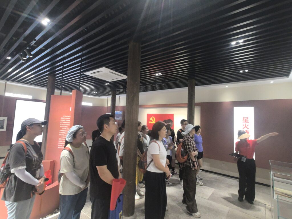 追尋紅色印記，汲取奮進(jìn)力量 —— 科信聯(lián)合黨支部“循跡溯源學(xué)思想促踐行”主題黨日活動圓滿舉行