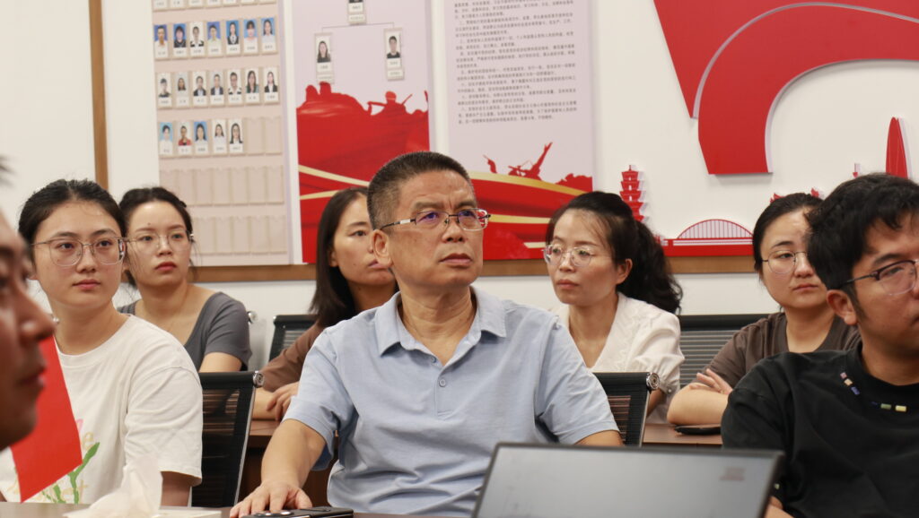 致敬偉大歷史，砥礪奮進初心｜科信聯(lián)合觀看抗戰(zhàn)勝利80周年閱兵盛況